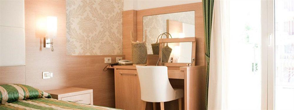 Hotel Michelangelo Белларія-Іджеа-Марина Екстер'єр фото